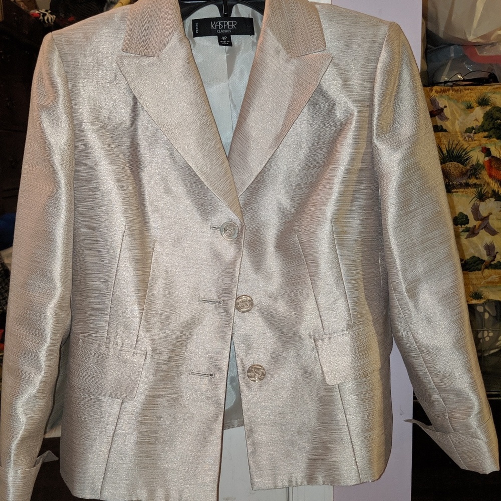 Kasper size 4p two piece suit